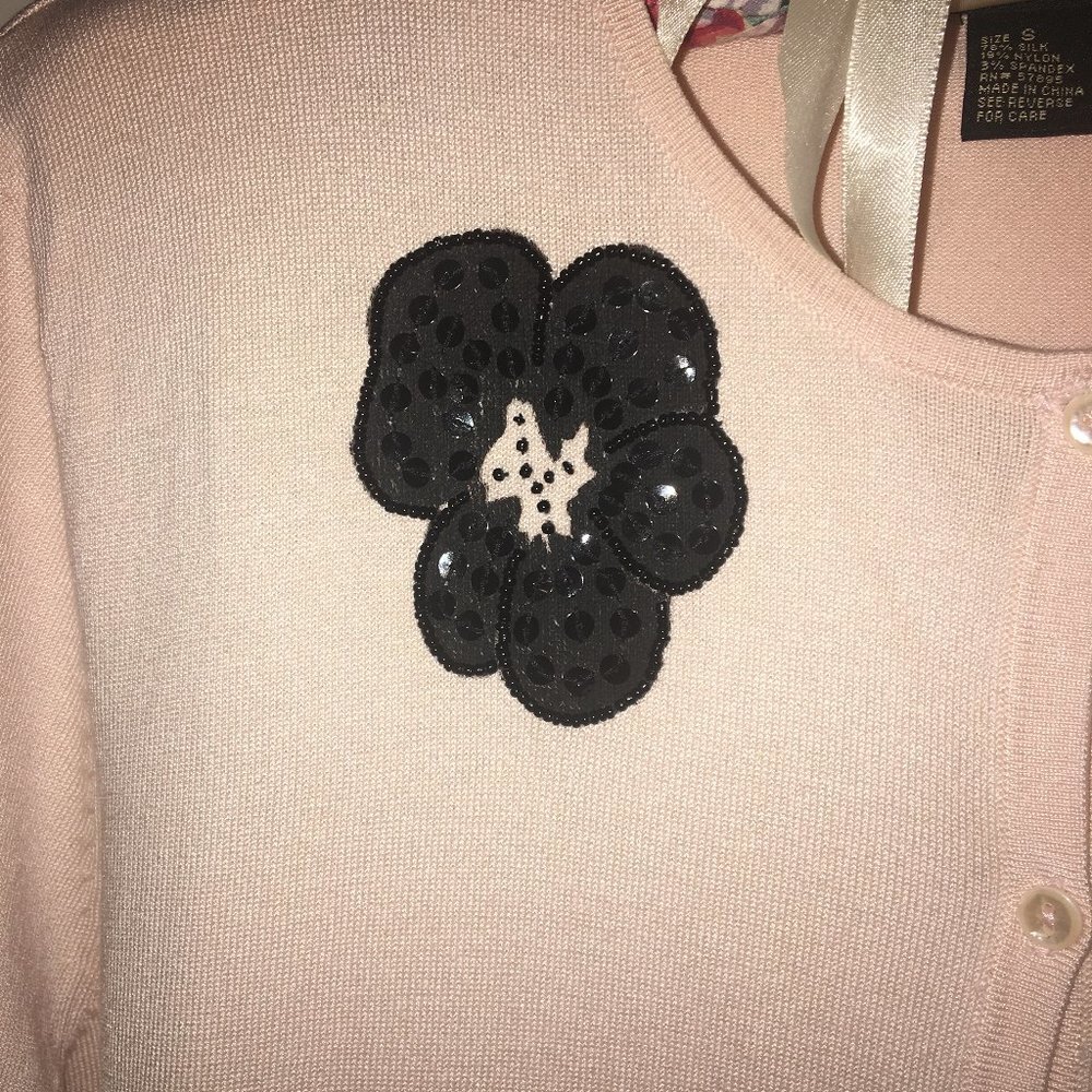 Tara Ryan Cardigan Size S Pale Pink Black Flowers - Picture 3 of 13